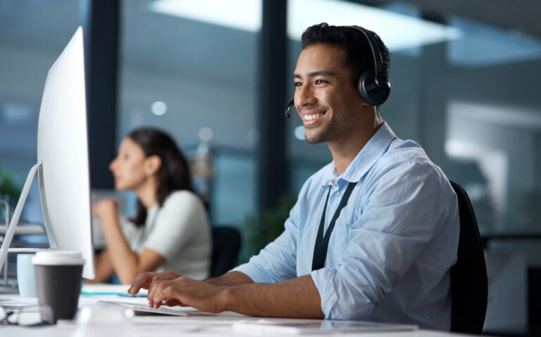 tech support helping a club owner